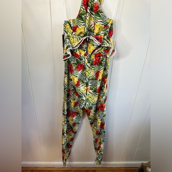 NWT XOXO Women’s Juniors Tropical Print Overall Romper Jumpsuit Size Medium - Picture 5 of 8